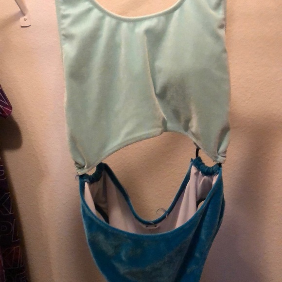 PINK Velvet Turquoise One piece 💎 - Picture 3 of 3